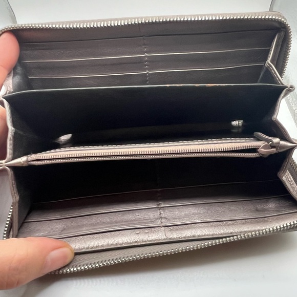 Vintage Gucci wallet. With a Gucci charm. - Picture 7 of 10